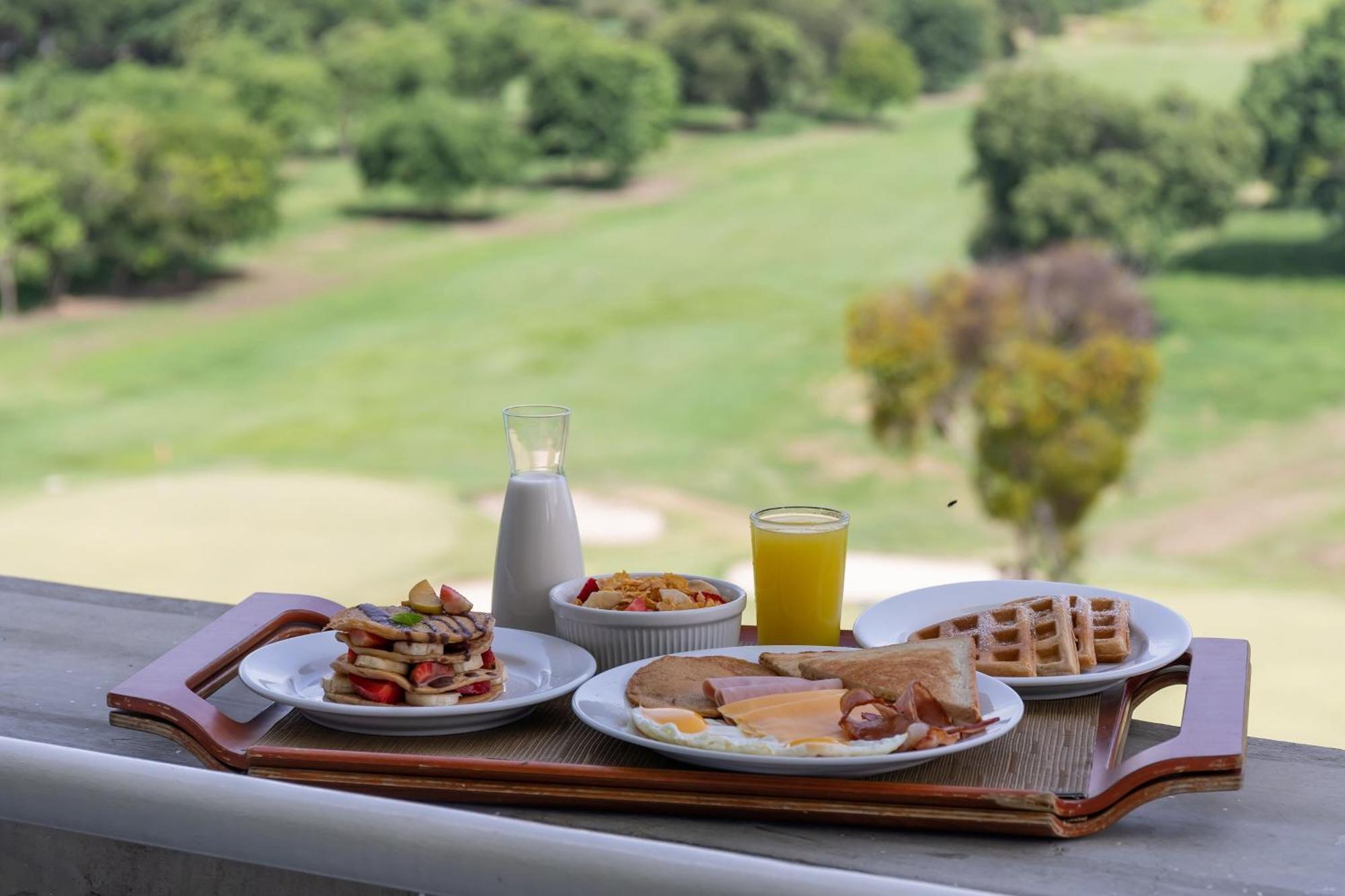 Marriott Maracay Golf Resort Exteriör bild